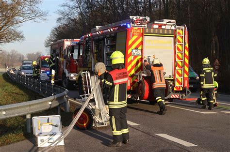 Fotos Unfall Auf Staatsstra E Bei Burgkirchen