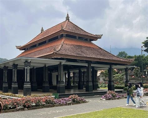 Pura Ulun Danu Beratan Tempelkomplex Eine Bali Walking Tour Getyourguide