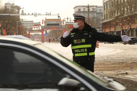 【平安春运 交警同行】晋中公安交警雪天执勤保畅通 守护平安出行路澎湃号·政务澎湃新闻 The Paper