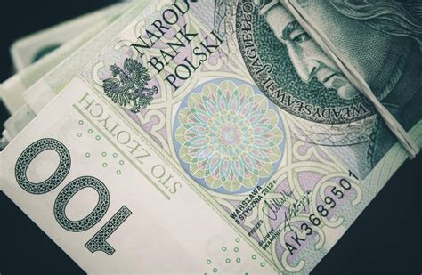 Premium Photo | Polish zloty banknotes closeup