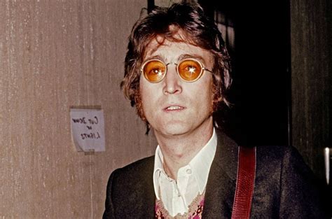 10 Best John Lennon Songs of All Time - Singersroom.com