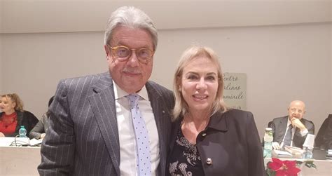 Il Sindaco Di Latina Celentano Orgogliosa Che Procaccini Abbia Presentato Il Suo Libro Da Noi