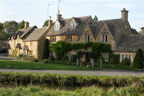 Grand Tour of Cotswolds on Foot | Scenic Walking Tours