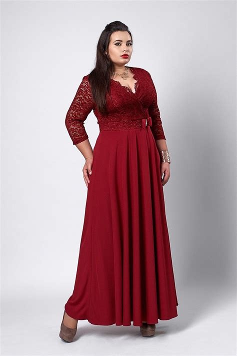 Купить Нарядное бордовое платье в пол с гипюром