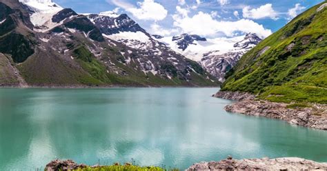 Attabad Lake Hunza | History- Adventure to Pakistan