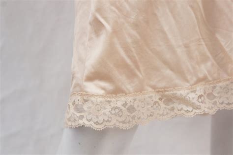 Vintage Lace Trim Dress Slip By Vassarette Lingerie S Gem