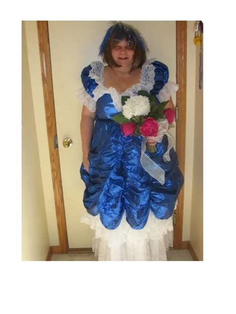 6 Desain Nyeleneh Gaun Untuk Acara Spesial Ini Bikin Gagal Paham Hot Liputan6