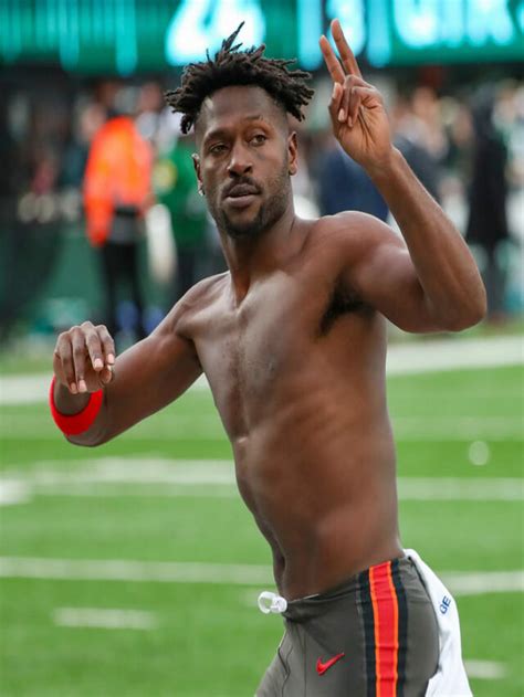 Antonio Brown has a warrant out for his Arrest in Florida - E-AGROVISION