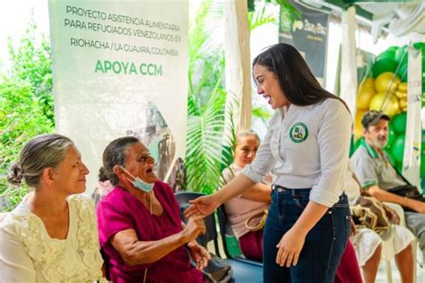 100 prótesis dentales y sillas de ruedas entregó Departamento a Casa