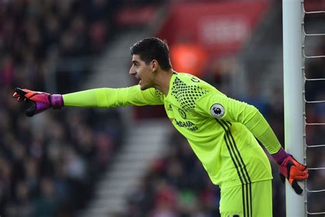 Foto Anak Jadi Alasan Courtois Tunda Perpanjang Kontrak Dengan Chelsea