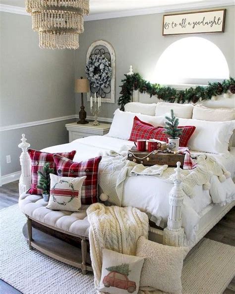 Awesome 35 Farmhouse Christmas Bedroom Decorating Ideas Source Link