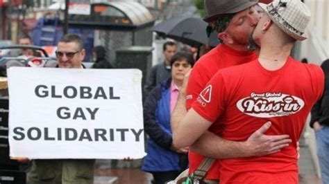 Le Sénat approuve l abrogation du tabou gay dans l armée