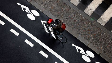 Elisabeth Borne présente un plan vélo ambitieux pour décarboner les