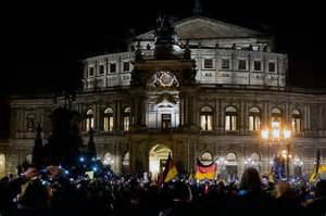 Erneute Pegida Demo In Dresden Gutb Rger Gegen Wutb Rger Politik