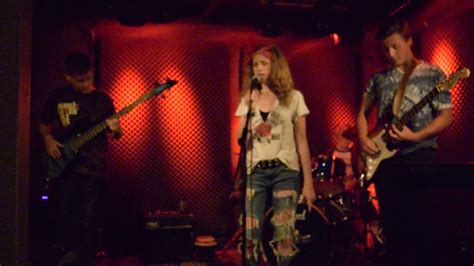 Red Hot Chili Peppers Under The Bridge Youtube