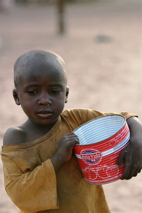 Talibe boy begging in Dakar حقوق إنسان The New Humanitarian