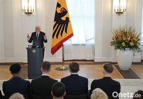 Steinmeier Zeichnet Basketball Weltmeister Um Schr Der Aus Onetz