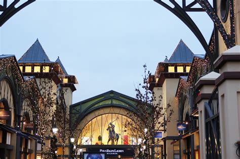 Christmas shopping in Wertheim Village - Les Berlinettes