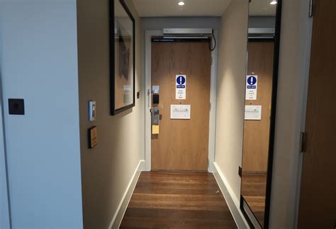 crowne-plaza-manchester-oxford-road-accessible-room-automatic-door (1 ...