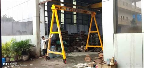 Yellow Single Girder Portable Gantry Cranes Maximum Lifting Capacity