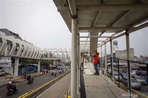 Pembangunan Jembatan Penghubung Stasiun Lrt Dan Halte Transjakarta