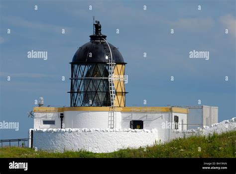 St abbs lighthouse hi-res stock photography and images - Alamy