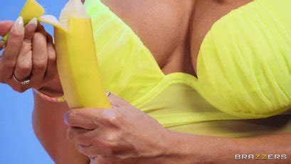 Hot Cougar Rachel Starr In Purple Lingerie Getting Analyzed Hard Photos