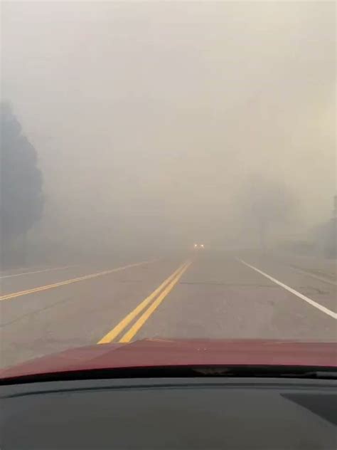 On Twitter Im Genes Del Incendio Forestal Que Ha Forzado