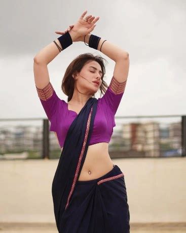 Mahira Sharma Looking Hot And Beautiful In Sari See Pics