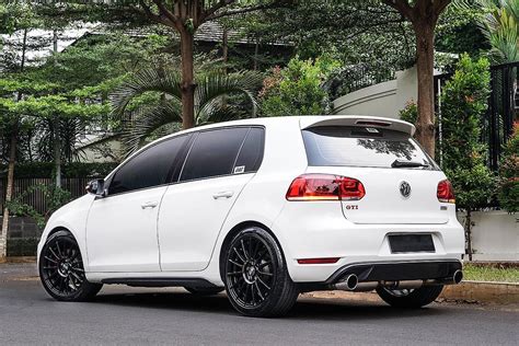 Volkswagen Golf Gti Vi White Oz Superturismo Lm Wheel Front