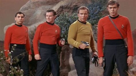 The Star Trek Redshirt With The Best Sense Of Humor | GIANT FREAKIN ROBOT