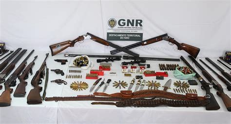 GNR apreende 25 armas e mais de mil munições em Almodôvar