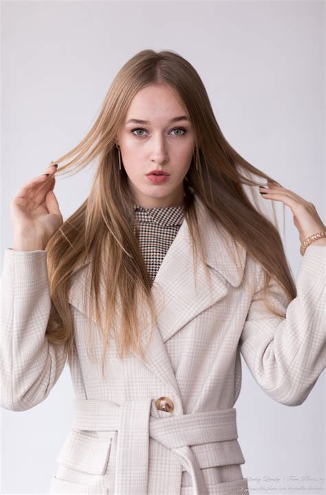 Photo Of Sophia A 19 Year Old Blonde Girl With Yellow Green Eyes Photographed In October 2020