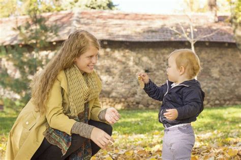 Blonde Mom Plays Her Sweet Daughter Park Stock Photos Free Royalty