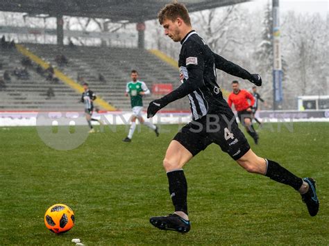 Kristjan Arh Cesen VfR Aalen 04 Flankt Den Ball VfR Aalen Vs FC 08