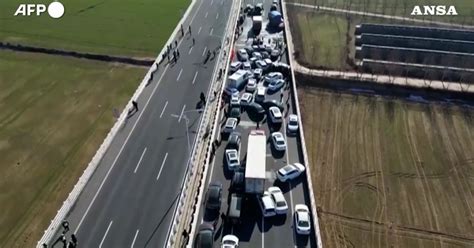 Maxi Tamponamento In Autostrada Morte Nonna E Nipotina