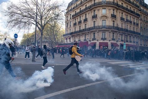 FOTO Neredi Na Ulicama Pariza Francuzi Ponovo Protestuju