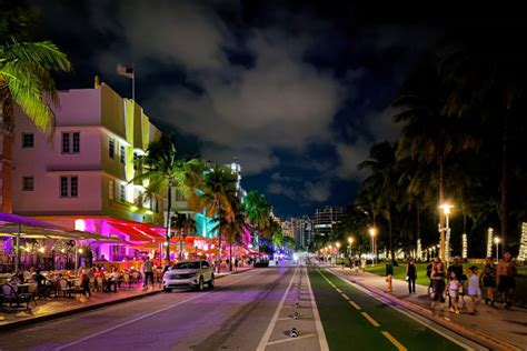 70+ Miami Florida Pink Skyline City Stock Photos, Pictures & Royalty ...