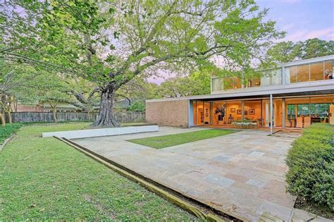 Mid Century Home For Sale In Houston Reminiscent Of High Class Art Gallery