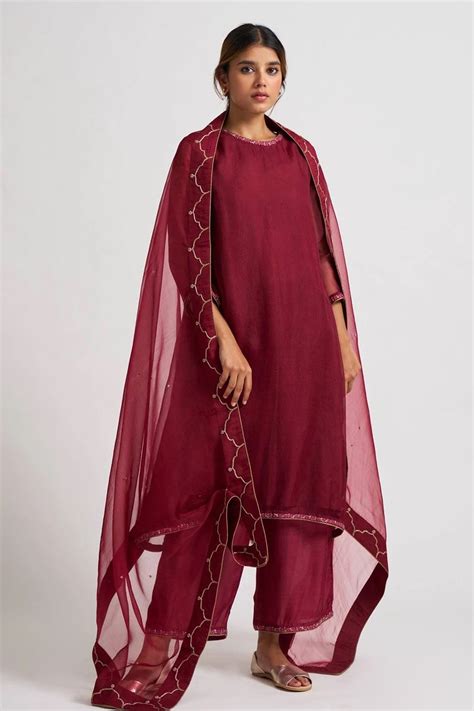 Buy Maroon Organza Hand Embroidered Thread Work High Neck Kurta Set For