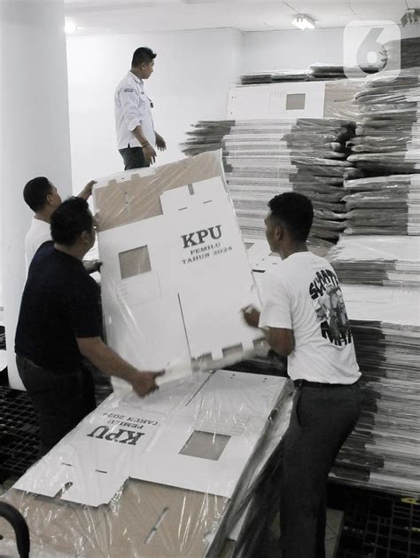 KPU Administrasi Jakarta Pusat Terima Logistik Tahap Pertama Pemilu