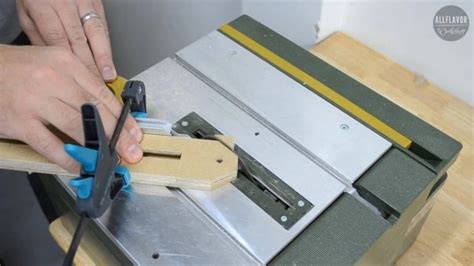 How to Make a Picture Frame Clamping Jig (a Step-by-Step Guide ...