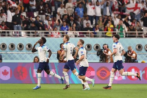 Show De Jovens Inglaterra Massacra O Ir Na Estreia Da Copa