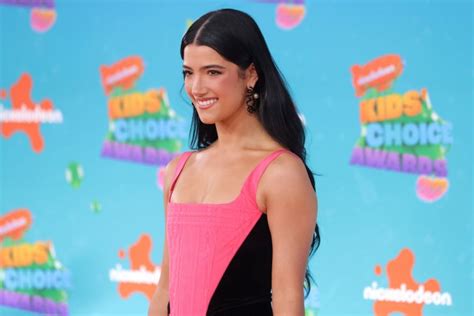 In Photos Stars Arrive For 2023 Nickelodeon Kids Choice Awards All