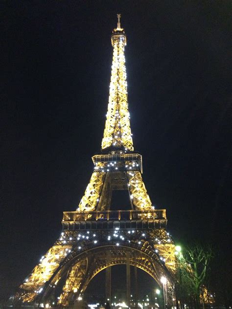 Eiffel Tower light show | Eiffel tower at night, Eiffel tower lights ...