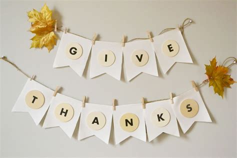 DIY "Give Thanks" Banner