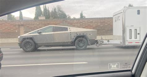 Tesla Cybertruck towing goes on display in new sighting