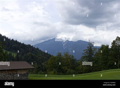 Bavarian alps (Garmisch-Partenkirchen Stock Photo - Alamy