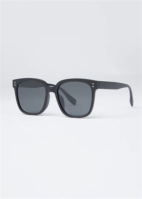 Black Unisex Square Sunglasses