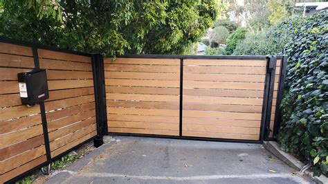 Wooden Swing Gates Ideas - OT Gates and Fence Repair